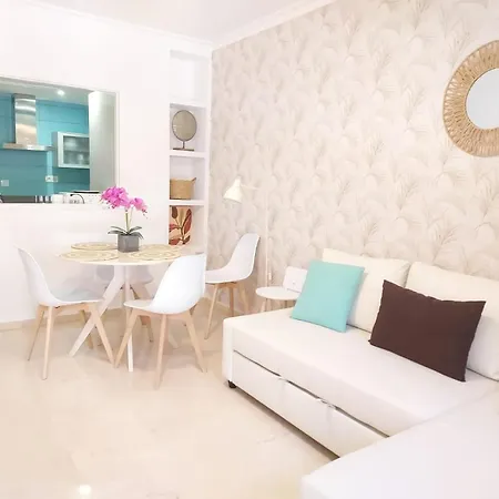 Apartamento En Patio Sevillano Alameda-isla Magica *