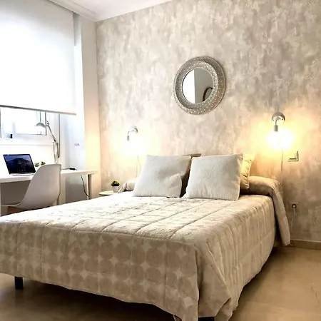 Apartamento En Patio Sevillano Alameda-isla Magica