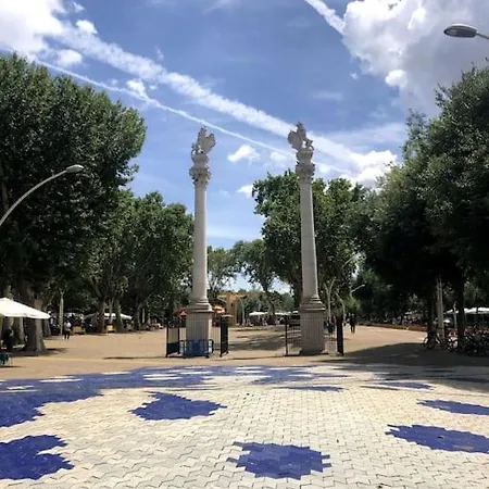 En Patio Sevillano Alameda-isla Magica *