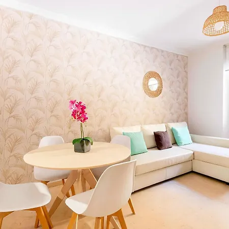 Apartamento En Patio Sevillano Alameda-isla Magica *