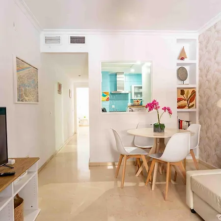 Apartamento En Patio Sevillano Alameda-isla Magica *
